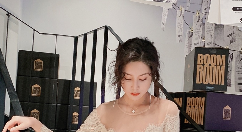 Đầm Ôm Body Nữ Lưới Ren Họa Tiết Hoa Tay Dài Màu Đen, Kem chi tiết 24