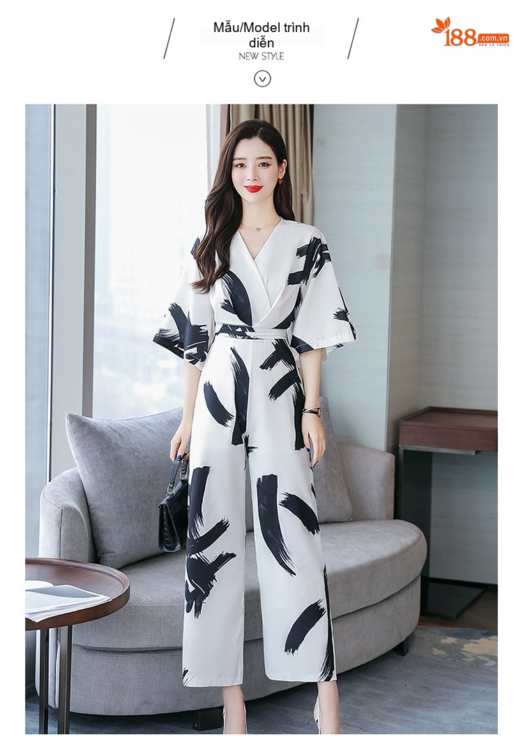 Jumpsuit Nữ Tay Lỡ Cổ chữ V Khoét Eo Thiết Kế Hàn Quốc Ống Rộng Họa Tiết Trắng Đen chi tiết 5