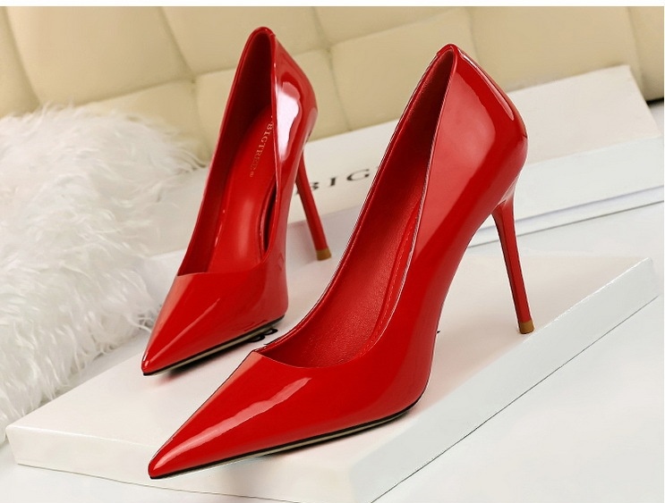 Giày Cao Gót Nữ Da Bóng Mũi Nhọn Gót Nhọn Chiều Cao Đế Khoảng 7cm Màu Kem, Đỏ, Đen chi tiết 1