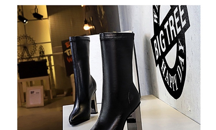 Boot Nữ Da Bóng Gót Vuông Kim Loại Mũi Nhọn Chiều Cao Đế Khoảng 8cm Màu Đen, Nâu chi tiết 15