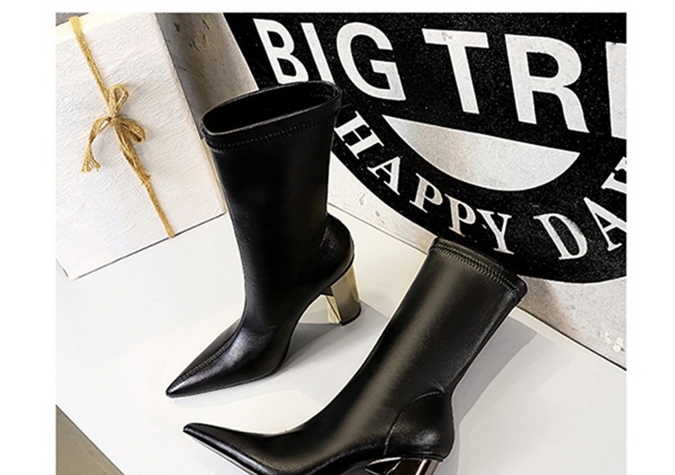 Boot Nữ Da Bóng Gót Vuông Kim Loại Mũi Nhọn Chiều Cao Đế Khoảng 8cm Màu Đen, Nâu chi tiết 17