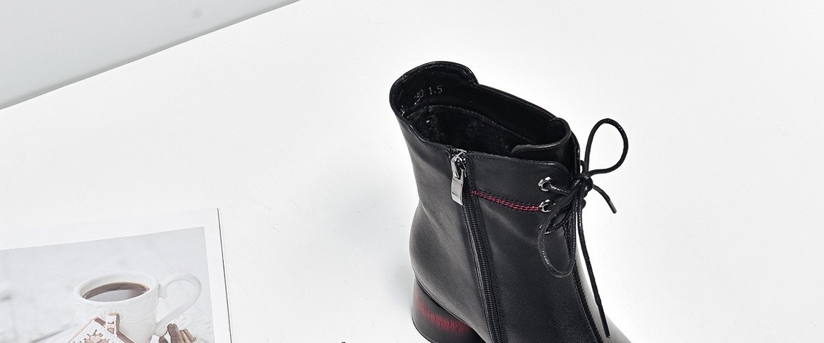 Boot Martin Nữ Da Bò Cổ Ngắn Có Dây Chiều Cao Đế Khoảng 5cm Màu Đen chi tiết 8