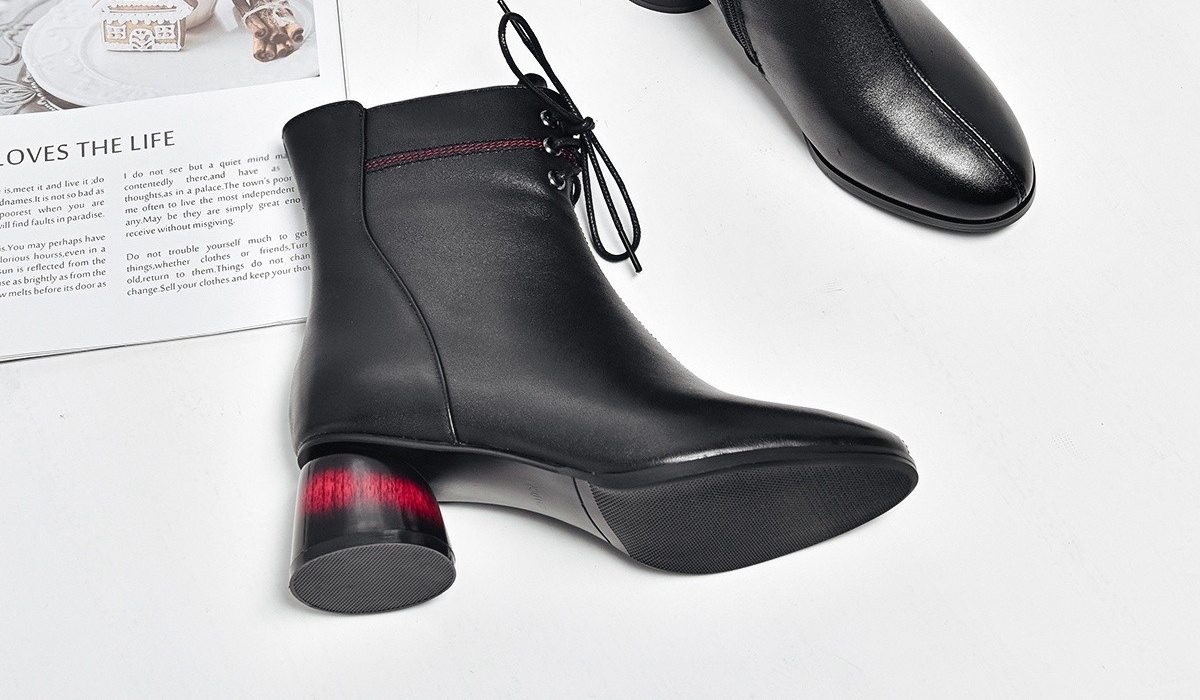 Boot Martin Nữ Da Bò Cổ Ngắn Có Dây Chiều Cao Đế Khoảng 5cm Màu Đen chi tiết 9