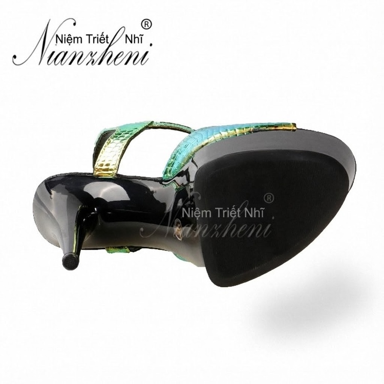 Giày Sandal Cao Gót Nữ Hở Ngón Quai Họa Tiết Gót Cao 15cm Màu Vàng Gold chi tiết 29