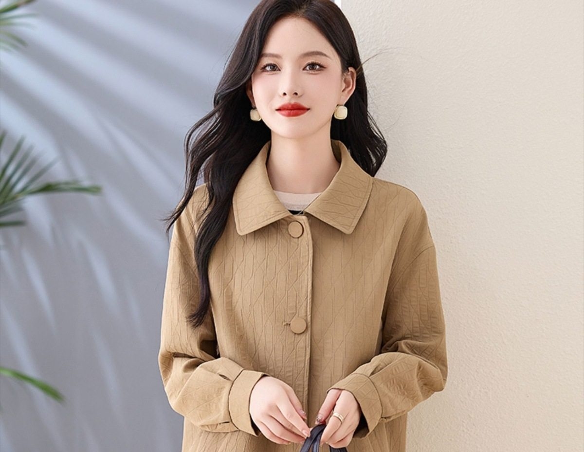 Áo Khoác Nữ Cổ Bẻ Kiểu Hàn Quốc Dáng Ngắn Rộng Tay Dài Màu Be chi tiết 22