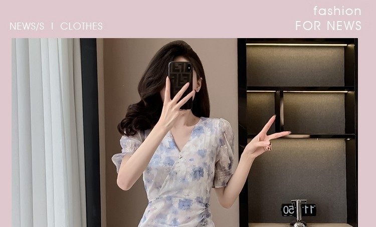 Váy Xòe Nữ Voan Hoa Nhí Tay Ngắn Cổ chữ V Chân Váy Bèo Nhún Eo Thun Dáng Ngắn Màu Trắng Xanh chi tiết 1
