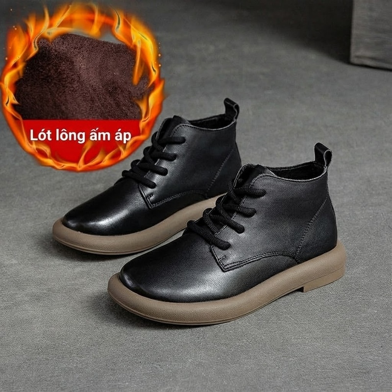 Boot Nữ Da Bò Cổ Cao Gót Bệt Mũi Tròn Phong Cách Retro Chiều Cao Đế Khoảng 3cm Màu Nâu, Đen, Xám