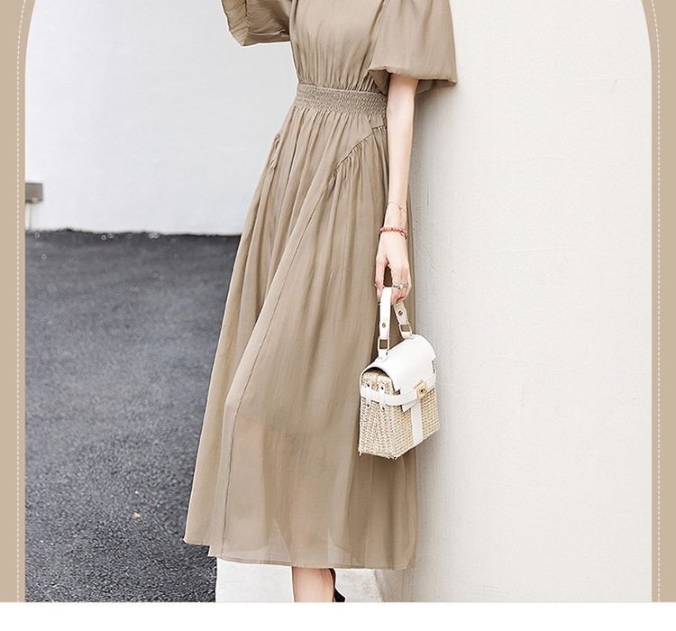 Váy Dài Nữ Cổ chữ V Thun Eo, Tay Ngắn, Xòe Lớn Phong Cách Hàn Quốc Màu Nâu, Xanh Olive chi tiết 6