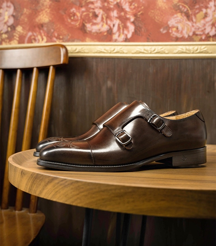 Giày Monkstrap Khóa Cài Nam Da Bò Vân Họa Tiết Chiều Cao Đế Khoảng 3cm Màu Đen, Nâu chi tiết 15