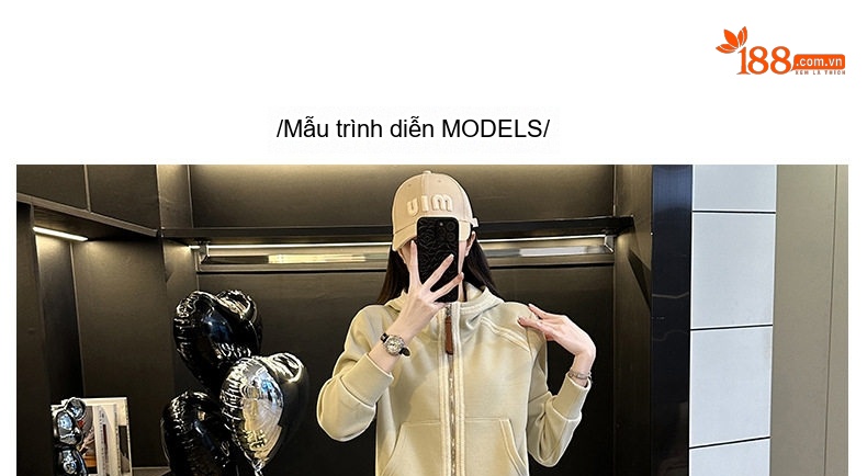 Bộ quần áo thể thao nữ dáng rộng có mũ lót lông chi tiết 3