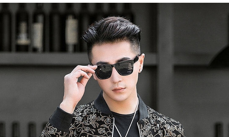 Áo Khoác Bomber Nam Da Cừu In Họa Tiết Slim Fit Màu Đen chi tiết 5