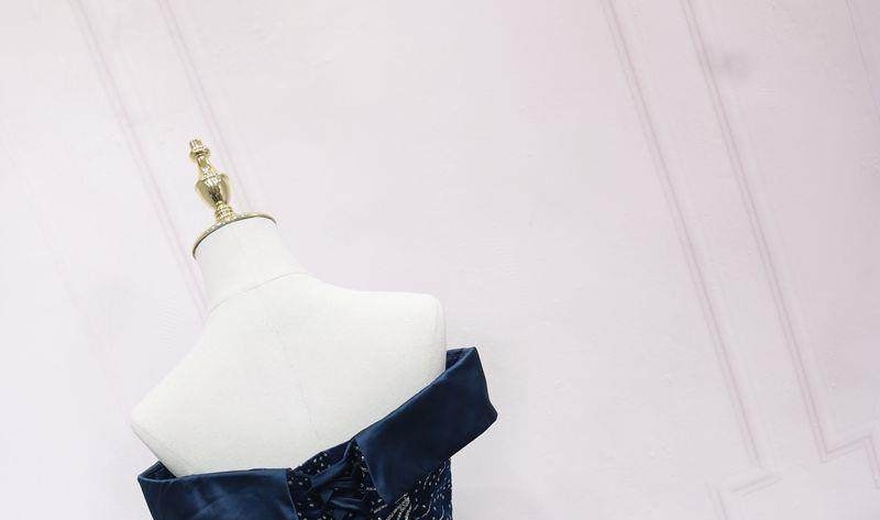 Váy Dạ Hội Hở Vai Dáng Dài Màu Xanh Dương Kim Tuyến chi tiết 13