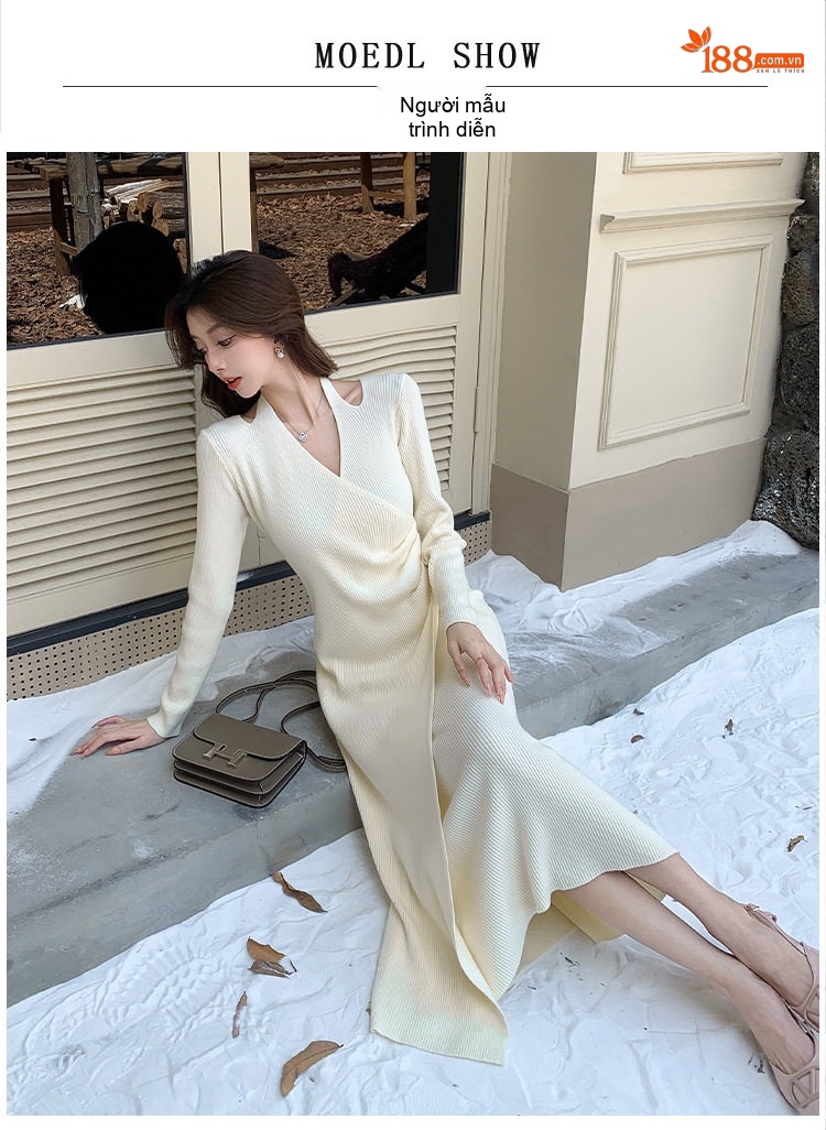 Váy Dệt Kim Ôm Dáng Hở Vai Cổ Yếm Dáng Dài Thanh Lịch Màu Đen, Trắng Kem chi tiết 6