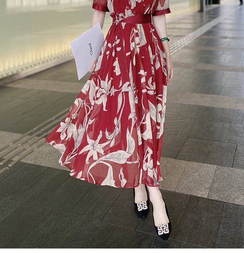 Váy Midi Nữ Tay Ngắn Cổ Chữ V Chiết Eo Họa Tiết Hoa Nhí Chất Liệu Voan Đỏ chi tiết 6