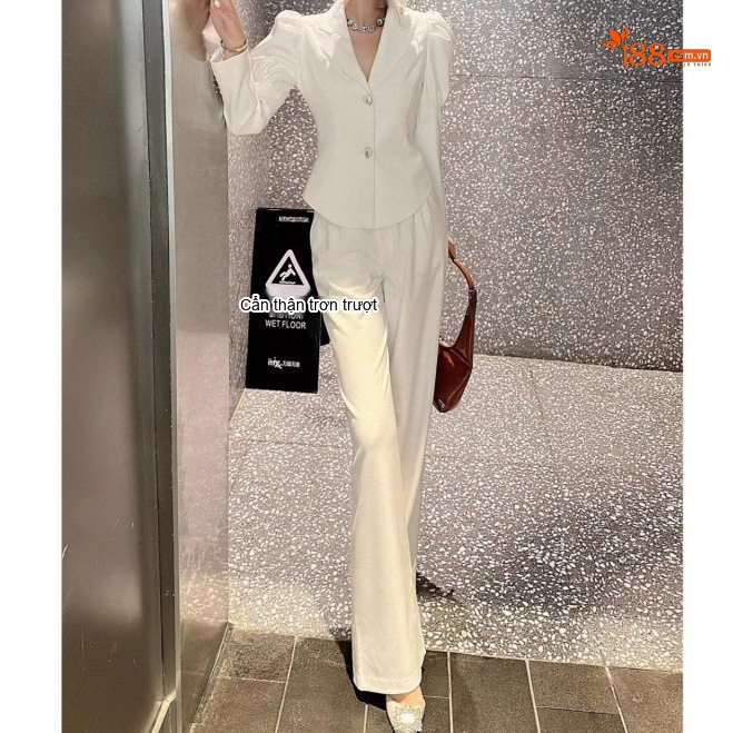 Set Bộ Vest Nữ Tay Bồng Quần Ống Loe Thiết Kế Thanh Lịch Màu Trắng