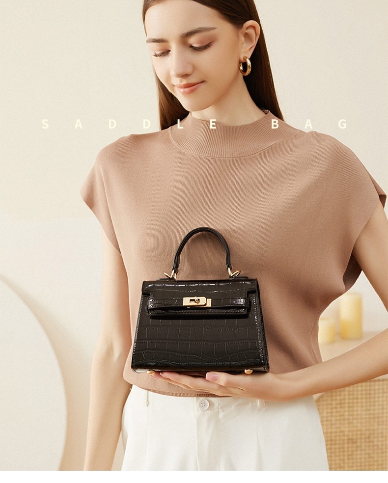 Túi Xách Nữ Da Bò Vân Cá Sấu Mini Xách Tay Đeo Chéo Màu Đen, Trắng chi tiết 5