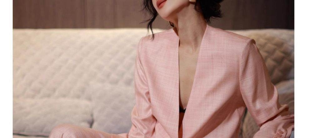Bộ Vest Nữ Công Sở Phong Cách Thanh Lịch Áo Blazer Quần Dài Màu Hồng chi tiết 2
