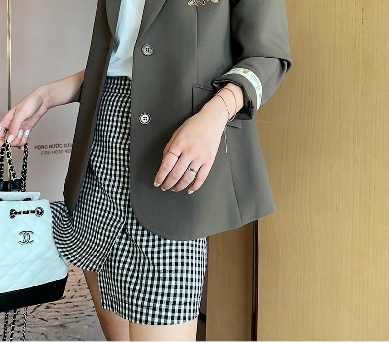 Áo Khoác Blazer Nữ Thêu Mickey Kiểu Hàn Quốc Màu Nâu chi tiết 7