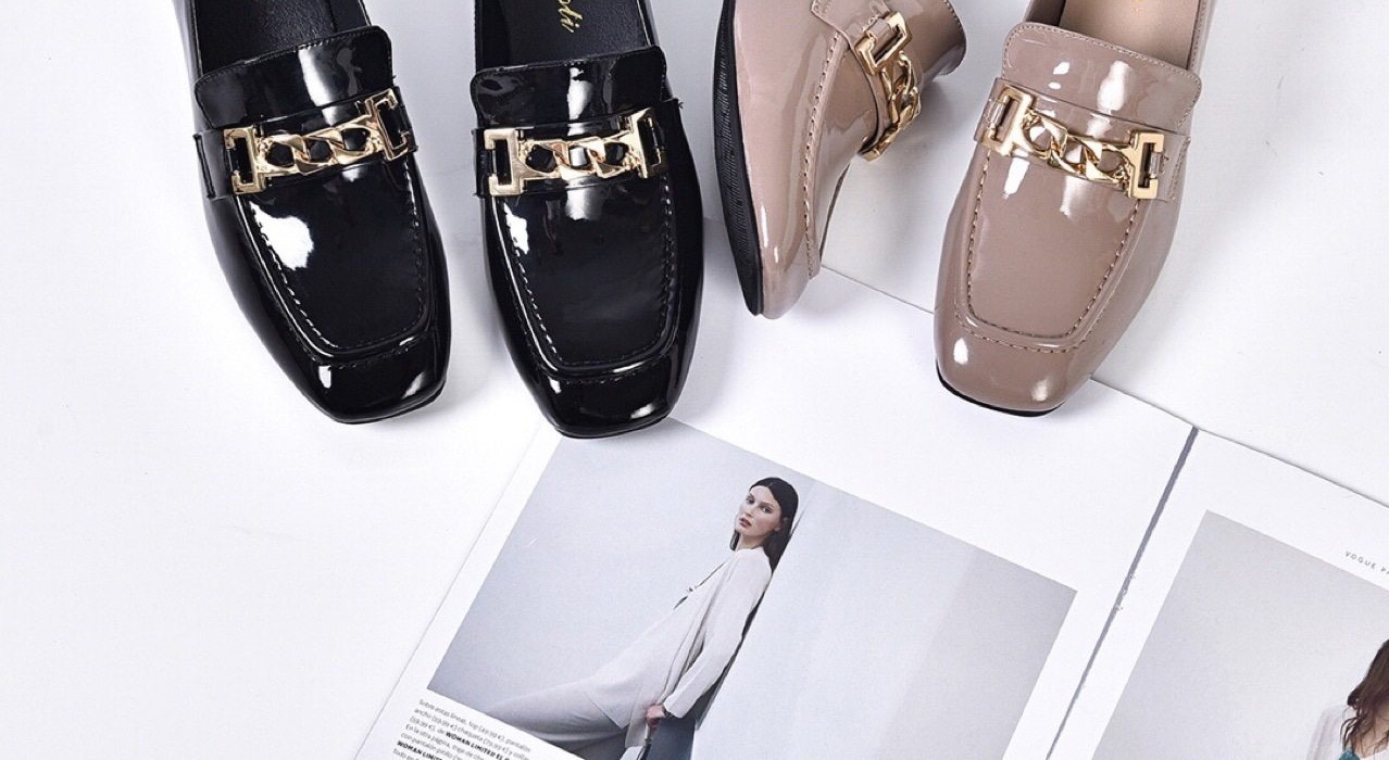 Giày Loafer Nữ Da Bóng Mũi Vuông Gót Vuông Chiều Cao Đế Khoảng 3cm Màu Đen, Nâu