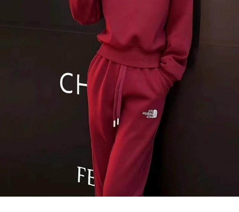 Bộ Đồ Thu Đông Nữ Áo Hoodie Quần Thể Thao Dáng Rộng Màu Đỏ chi tiết 5