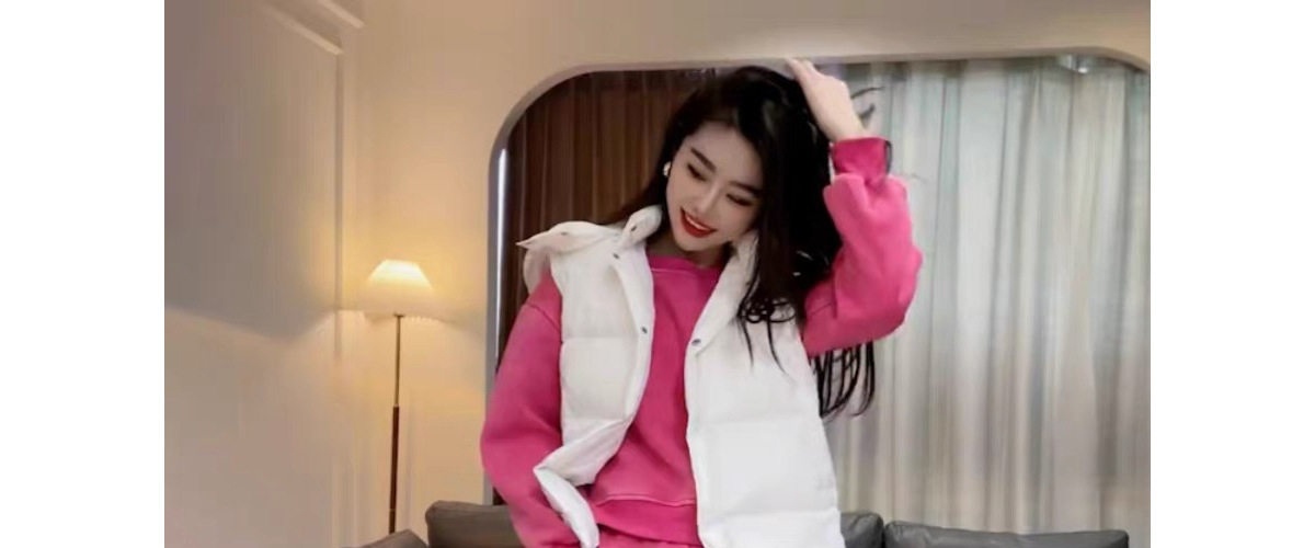 Bộ đồ thể thao nữ dáng rộng áo cổ tròn quần dài