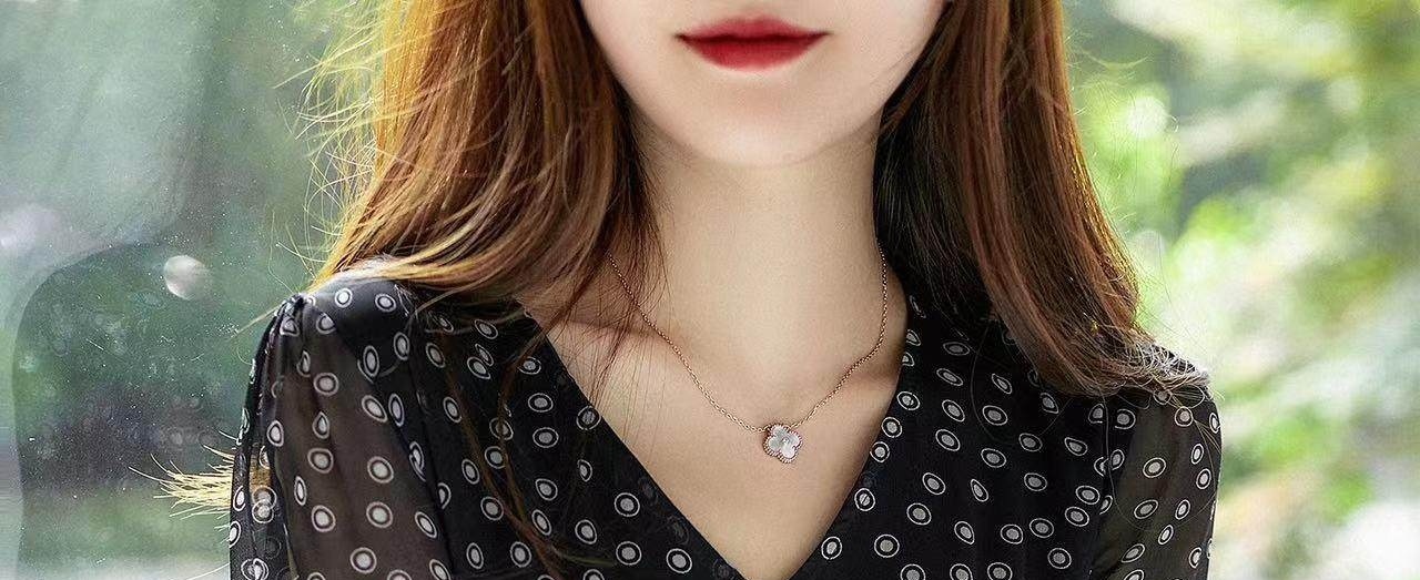 Váy liền thân Nữ Vải Voan Tơ Tằm Họa Tiết Chấm Bi Cổ chữ V Màu Đen chi tiết 7