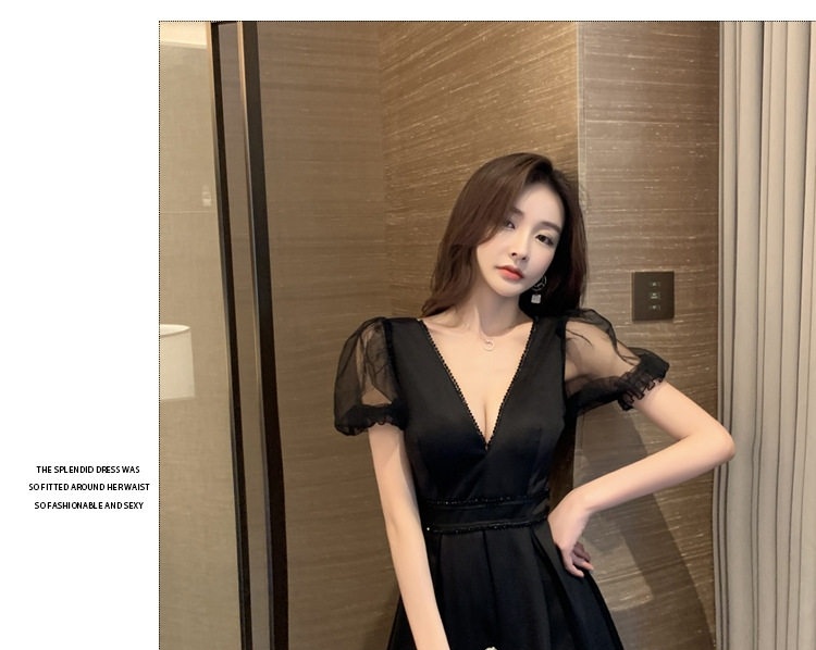 Váy Ngắn Nữ Cổ chữ V Tay Bồng Ôm Dáng Chữ A Phong Cách Gợi Cảm Màu Đen, Trắng chi tiết 8