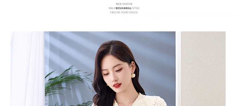 Váy Dệt Kim Nữ Cổ chữ V Đính Cúc Ngọc Trai Phối Ren Phong Cách Quý Cô Màu Be, Đen, Hồng chi tiết 42