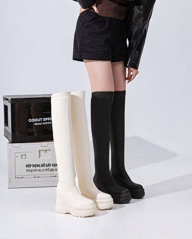 Boot Nữ Cổ Cao Qua Gối Đế Dày Chiều Cao Đế Khoảng 11cm Màu Đen, Trắng Kem chi tiết 16
