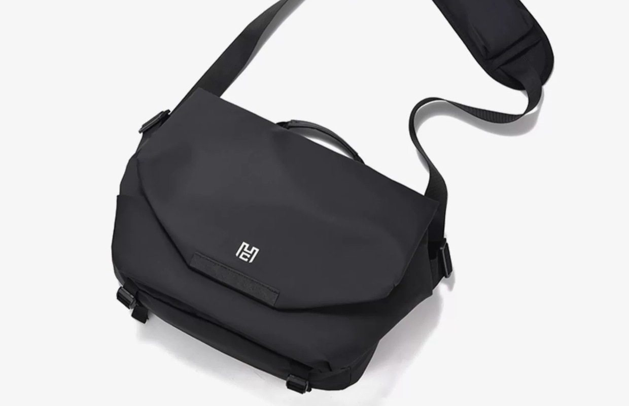 Túi Đeo Chéo Nam Laptop Vải Dù Chống Nước Công Sở Du Lịch Đựng Vừa A4 Màu Đen chi tiết 19