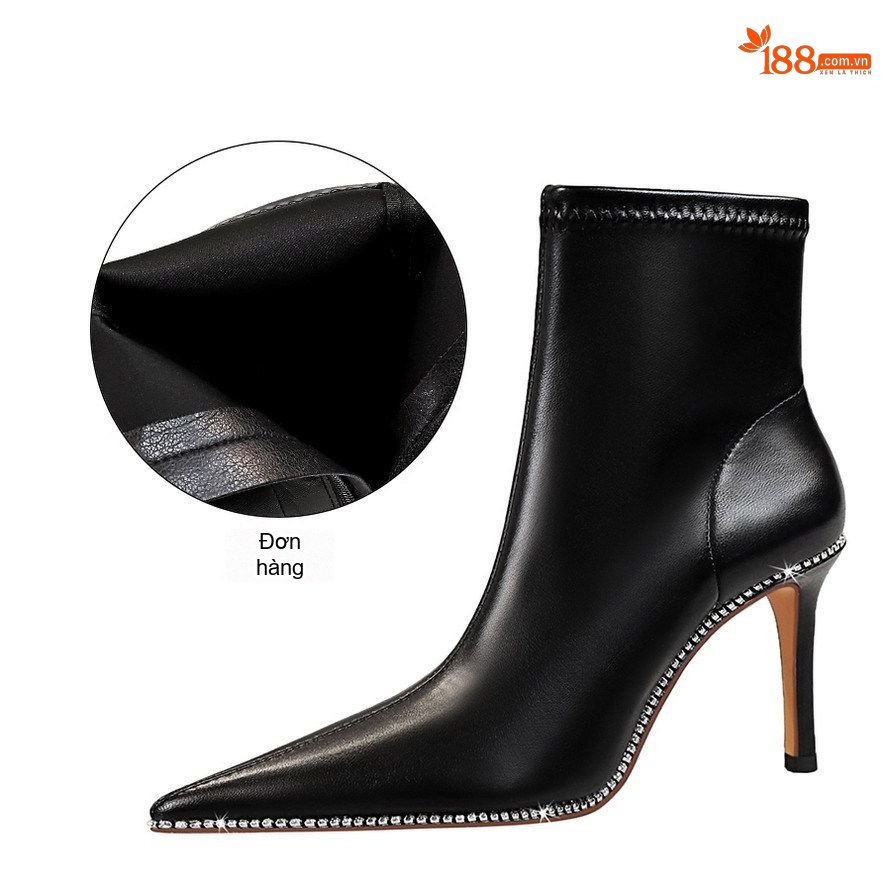 Boot Nữ Da Bóng Gót Nhọn Chiều Cao Đế Khoảng 7cm Đính Đá Màu Đen