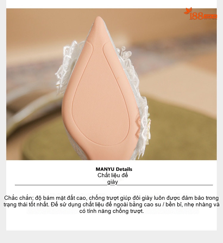 Giày Cao Gót Cô Dâu Mũi Nhọn Ren Hoa Ngọc Trai Quai Ngang Hở Bên Chiều Cao Đế Khoảng 7cm Màu Bạc chi tiết 11