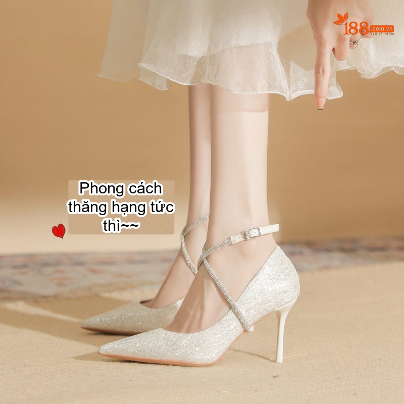Giày Cao Gót Nữ Da Cừu Mũi Nhọn Chiều Cao Đế Khoảng 7cm Đính Đá Lấp Lánh Màu Bạc