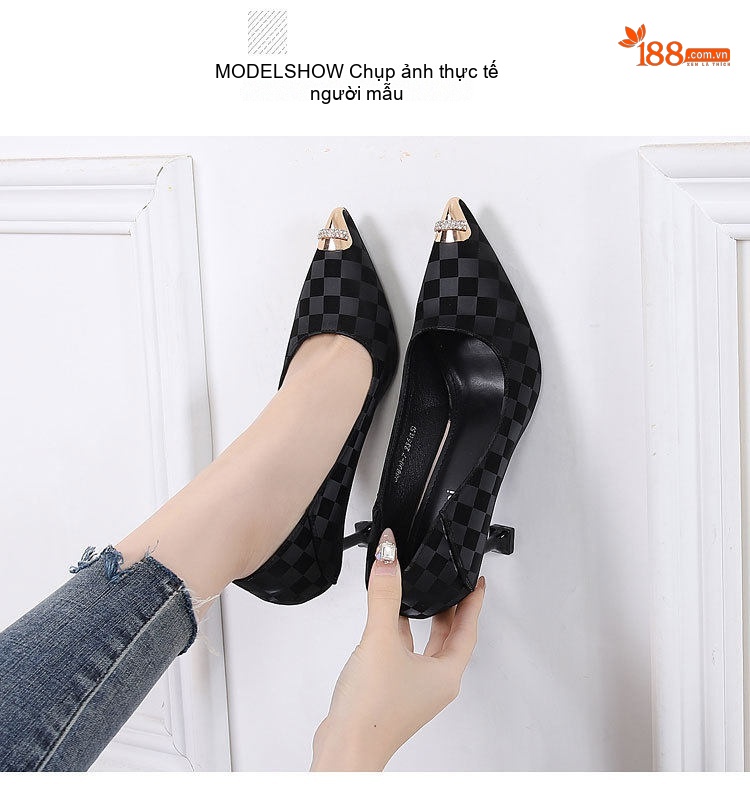 Giày Cao Gót Nữ Họa Tiết Caro Mũi Nhọn Đính Đá Chiều Cao Đế Khoảng 6cm Màu Đen, Kem chi tiết 25