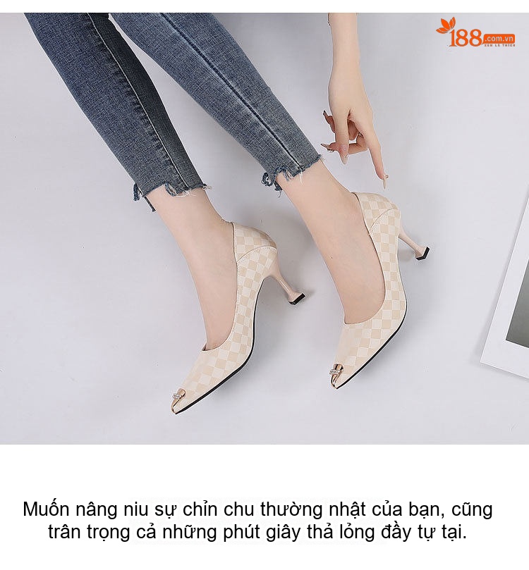 Giày Cao Gót Nữ Họa Tiết Caro Mũi Nhọn Đính Đá Chiều Cao Đế Khoảng 6cm Màu Đen, Kem chi tiết 36