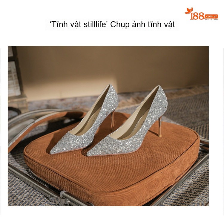 Giày Cao Gót Nữ Mũi Nhọn Bít Gót Kim Tuyến Chiều Cao Đế Khoảng 7cm Màu Bạc chi tiết 18