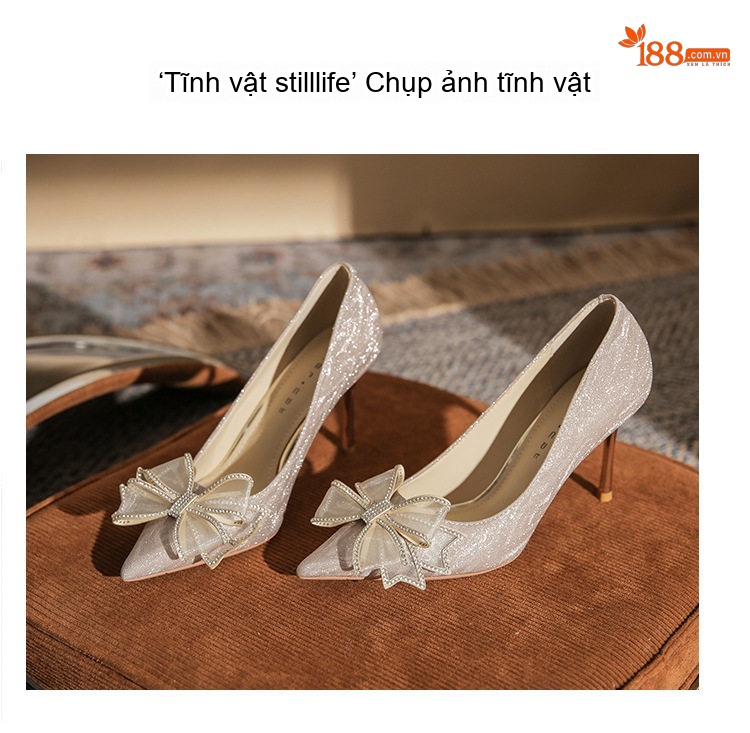 Giày Cao Gót Nữ Mũi Nhọn Đính Đá và Nơ Chiều Cao Đế 8cm Màu Trắng chi tiết 23