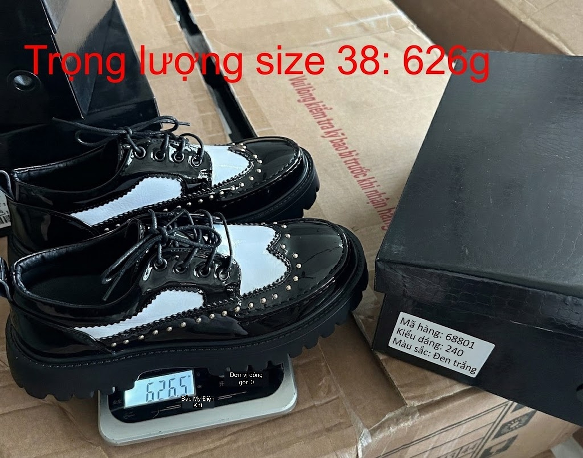 Giày Tây Buộc Dây Nam Da Bóng Đính Đinh Chiều Cao Đế Khoảng 5cm Màu Đen, Trắng chi tiết 2