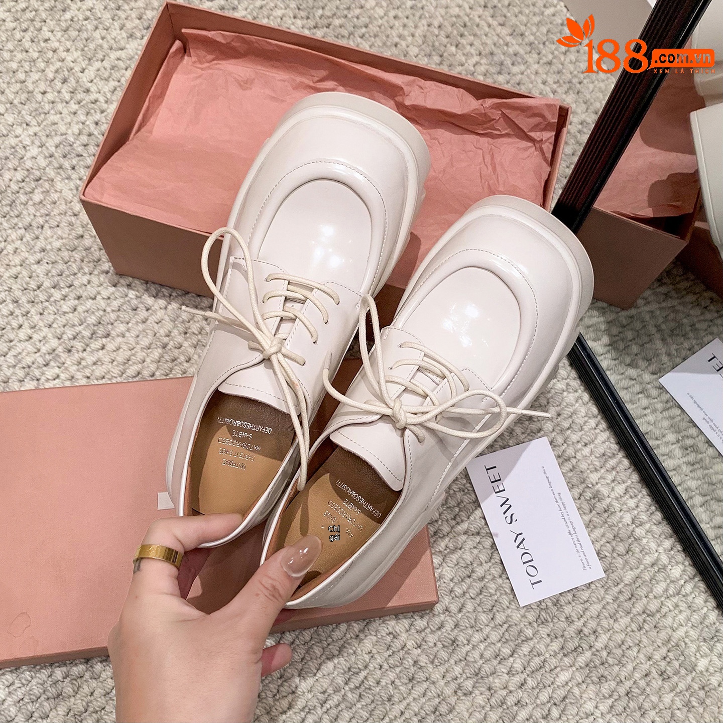Giày loafer nữ đế xuồng platform gót vuông dây buộc da thật — màu đen, màu trắng ngà