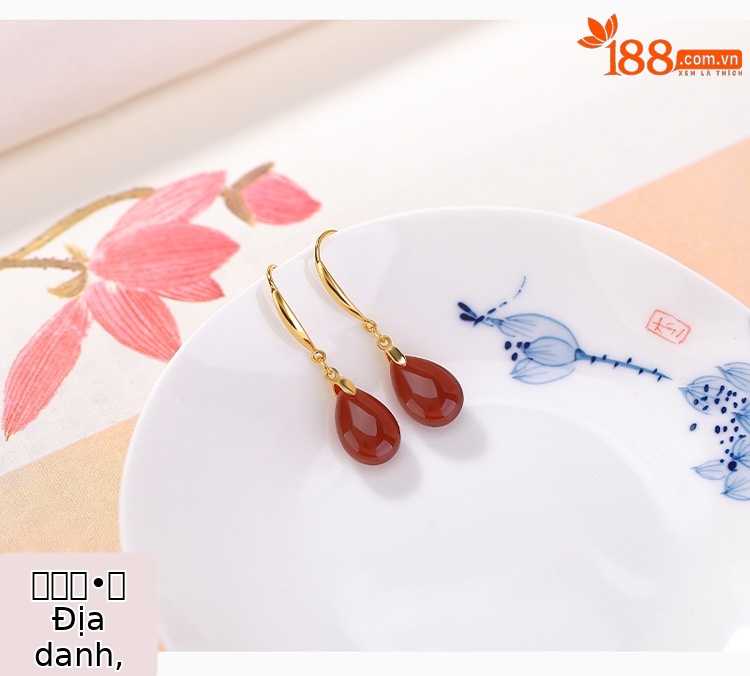 Bông tai nữ bạc S925 mạ vàng đính đá mã não đỏ hình giọt nước cổ điển — một đôi chi tiết 3