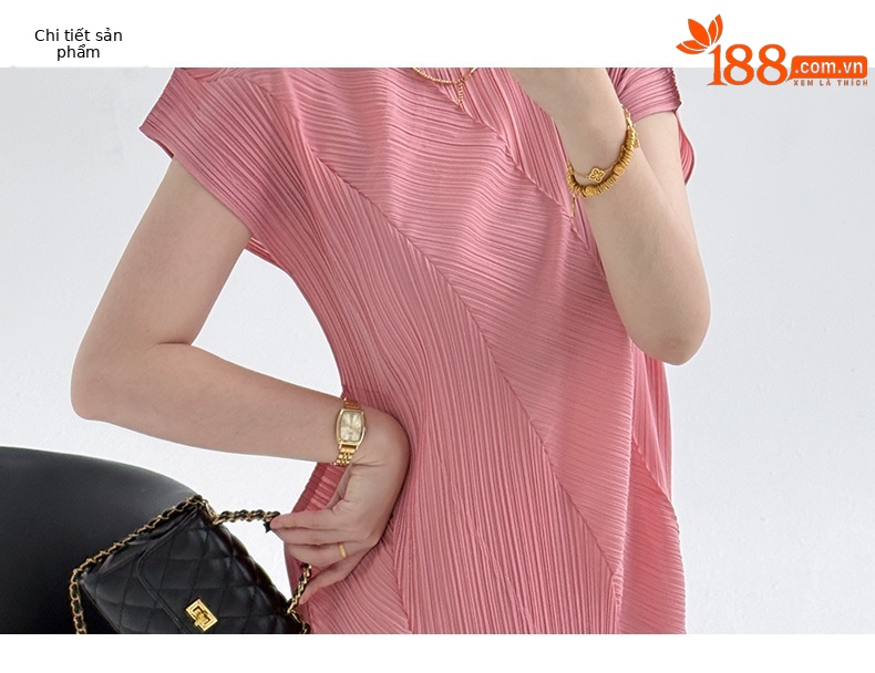 Đầm maxi nữ tay ngắn thiết kế xếp ly Issey Miyake ôm eo — màu đen chi tiết 3