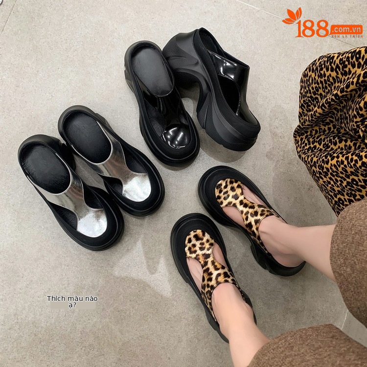 Dép sandal nữ da thật họa tiết da báo đế xuồng cao gót 9 cm — Trang chủ, màu đen, bạc chi tiết 59