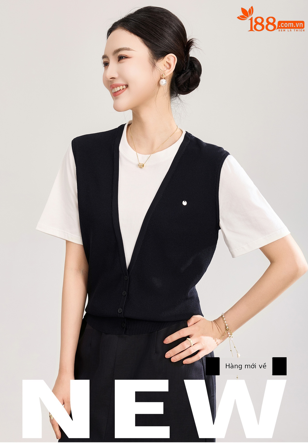 Áo thun dệt kim tay ngắn cổ tròn chất liệu Tencel siêu mịn — màu xanh navy chi tiết 1