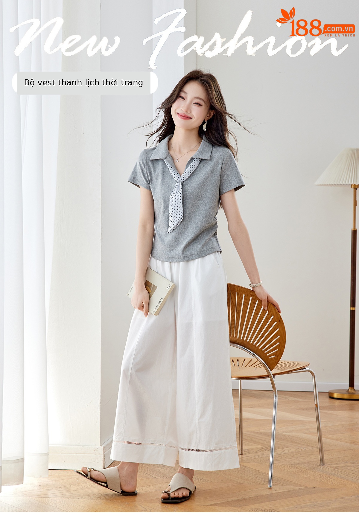 Bộ quần áo nữ gồm áo thun cổ tròn phối khăn lụa và quần ống suông rộng — Xám + quần trắng chi tiết 1