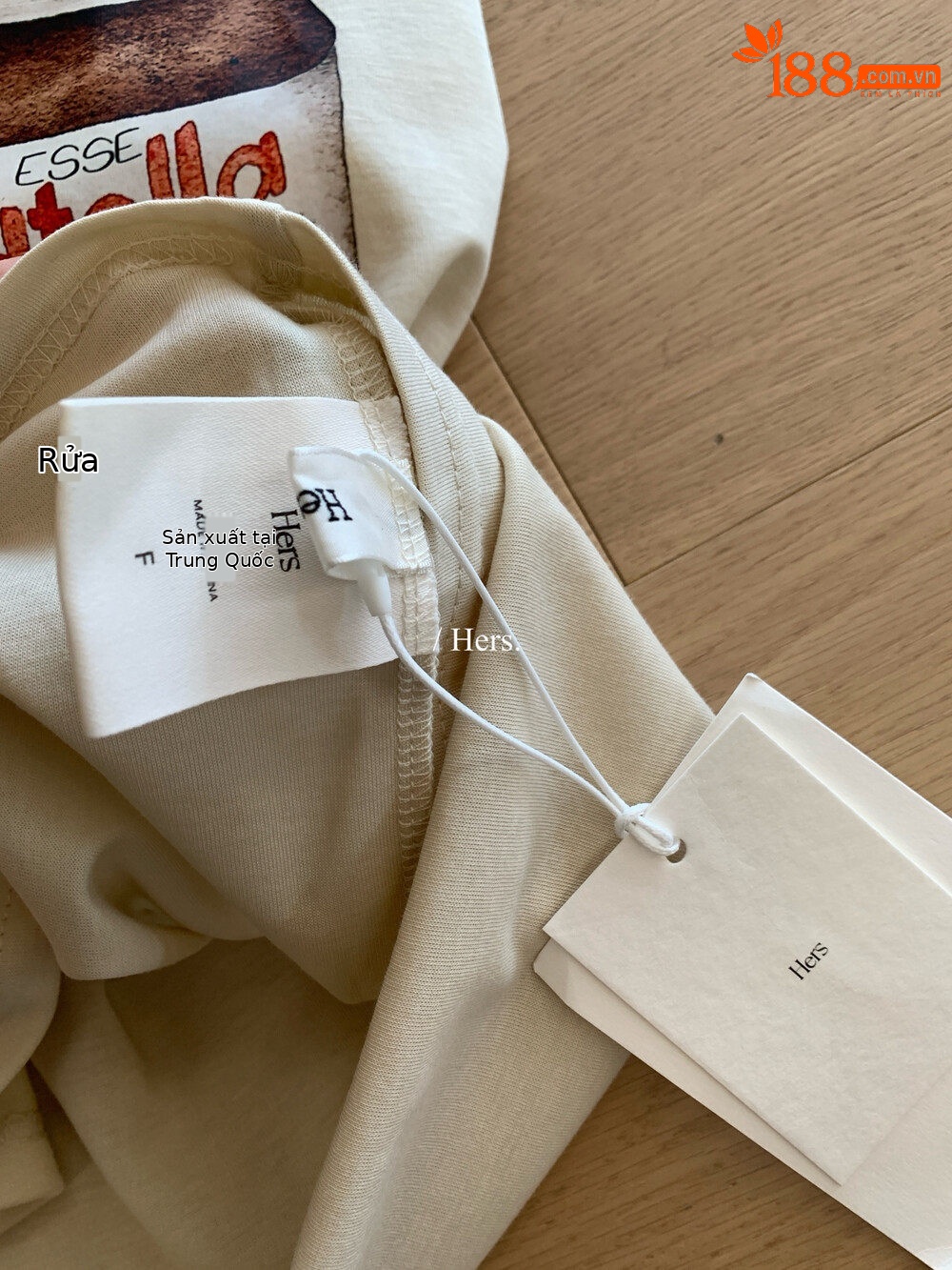 Áo thun nữ cổ tròn in họa tiết sô-cô-la hoạt hình, phong cách Hàn Quốc, form rộng suông — trắng ngà, màu xám, màu mơ chi tiết 21