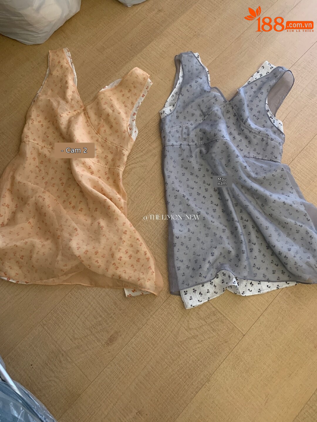 Đầm suông nữ cổ V họa tiết hoa tay loe phối ren — màu cam, màu xám chi tiết 24