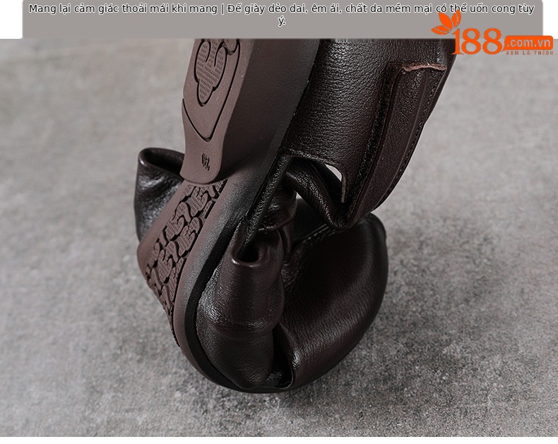 Sandal da bò thật thủ công quai chữ V bít mũi, gót thấp, khóa dán — màu đen chi tiết 8