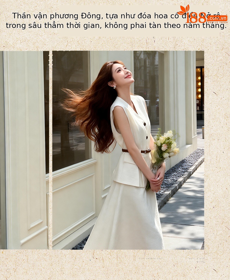 Bộ váy hai mảnh gồm áo vest không tay thắt dây eo và chân váy midi phối cùng tông — màu trắng chi tiết 5