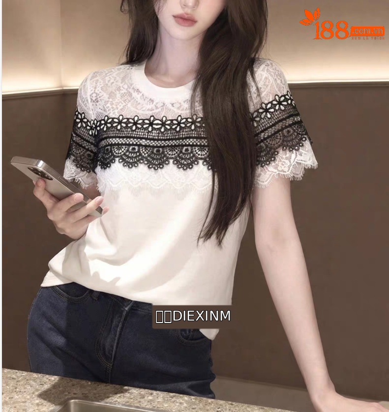 Áo thun nữ tay ngắn ren phối cổ tròn trắng thiết kế cao cấp — màu trắng chi tiết 2