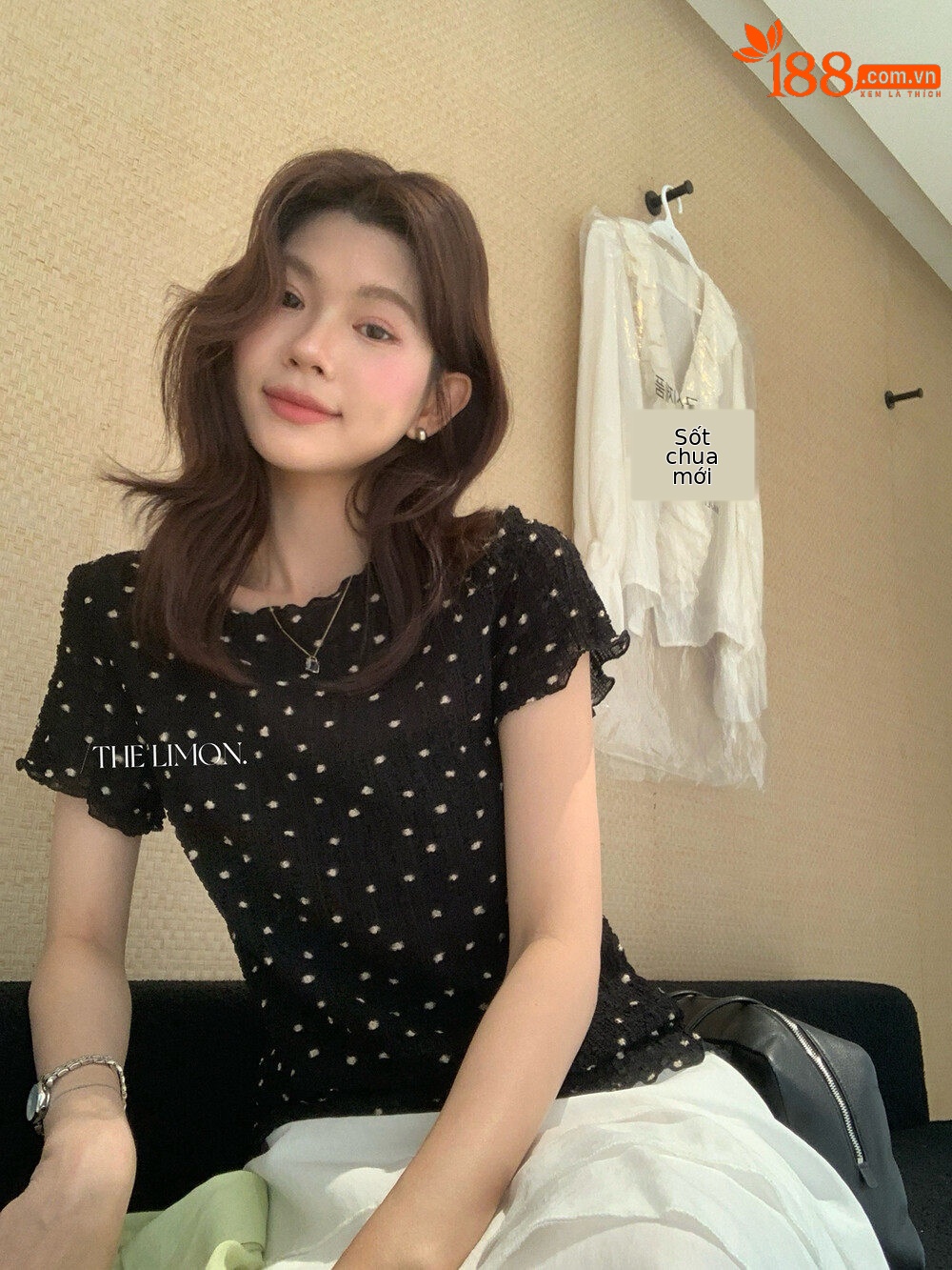 Áo thun nữ cổ tròn tay ngắn họa tiết hoa vụn nhí phối bèo nhún — Chấm nhỏ, Điểm sóng, Hoa vỡ chi tiết 19